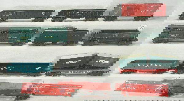 NETTE - 8 LIONEL Freight Cars: 6470 Target Car; 3460 Van Flat, roofs incorrect; 6562 Gondola; 6042 Gondola; 3459 Green Dump Car; 2046W tender; 6014 Boxcar; 3356 Oper. Horse Car; 6012 Gond; 6462 Gond, o/w Shows signs of light playwe