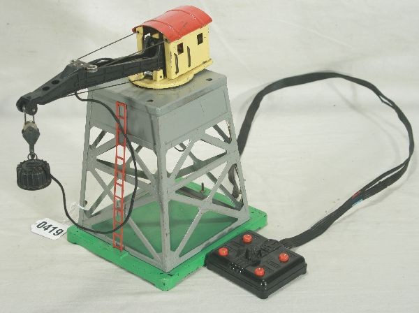 NETTE - LIONEL Gray 165 Magnetic Crane:: Complete, wire dry, includes loose scrap load w/later bin, tougher 92 gray super structure, 1942 production, o/w C6