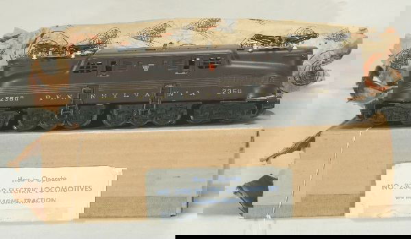 NETTE - Nice Boxed LIONEL 2360 GG1 Electric: Tuscan 5-striped, very clean w/awesome patina, stripes are 97% and fairly bright, wrap, instr., ob w/insert, paint is C8 WOW!