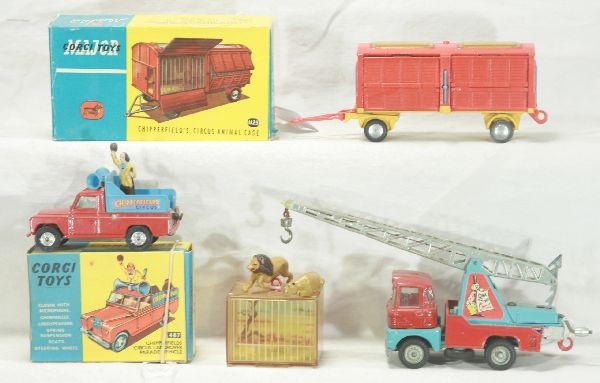 NETTE - CORGI Chipperfield Circus 487, 1123 & 1144:: 1123 Circus Cage Wagon, 2 Lions, Kangaroo & Polar Bear, ob; 1144 Circus Crane Truck w/Lion cage, C7; 486 Landrover Parade Vehicle w/monkey, ob has tear, o/w C8