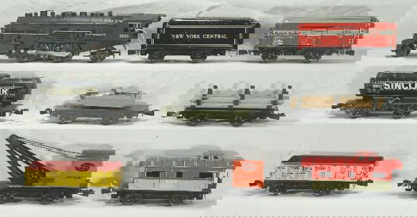 NETTE - 9 Pc. MARX Steam Freight Set: Molded 1666 Loco w/smoke & fluid; NYC Tender; 37961 PRR Boxcar; Sinclair Tank, C5; B&O Gondola, C5; Flat w/DKW; Flat w/Logs & 2 hold downs, no springs; Derrick; NYC Caboose, all K/C, o/w C6+-7