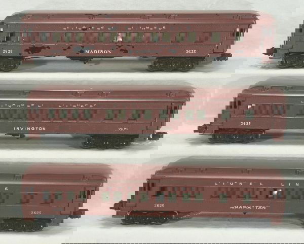 NETTE - Clean LIONEL 1947 Madison Cars: All steps intact. 2625 Irvington; 2625 Madison, has flaking 10% one side; 2625 Manhattan, all clean & o/w matching color, o/w C6+