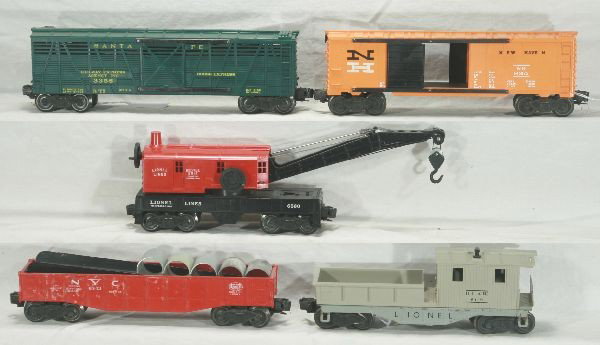 NETTE - 5 LIONEL Freight Cars:: 6560 Crane, hairlines at supports; 6119-50 Gray work caboose, C6; 6468-25 Boxcar, missing 1 door; 3356 Horse Car, car only; 6342 Culvert Gondola w/5 pipes, a bit dirty, o/w C7