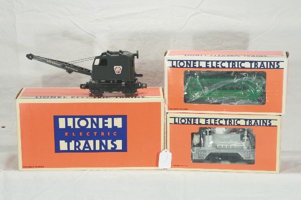 NETTE - 3 LIONEL Motorized Units:: 18410 PRR Burro Crane; 18411 CP Fire Car; 18404 San Fran Trolley, obs C10