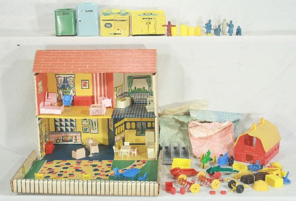 NETTE - MARX Playset Pieces:: 4650 Doll House set w/furniture in bags, looks complete w/cardboard house carrier, 17" W; 4 Tin Line Mar Appliances, washer is incomplete; Complete, but unboxed Farm set, o/w C7-8