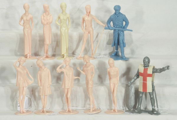 NETTE - 9 Scarce MARX Campus Cuties, Plus: These 6" Plastic Playset figures are among the scarcest to find. 9 Different Girls, all marked on bottom; Plus a Knight w/rare original paper tunic & a Plasti-Marx Soldier, all clean C9