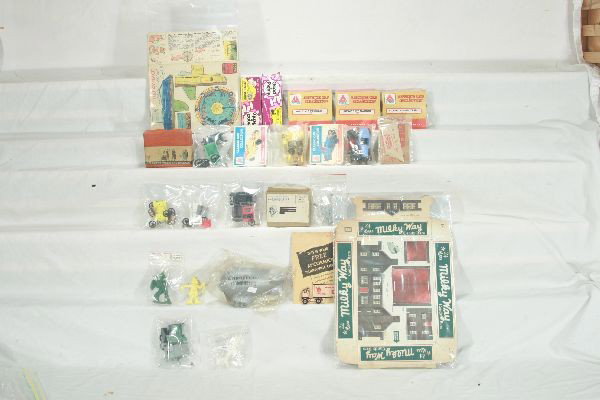 NETTE - Lot of Non Cereal Premiums:: Unusual Pieces! 10 CITGO Car Kit Sets, still retain original cards; McCormick Bunny Circus pop outs w/envelope; Goodyear Blimp; Aunt Jemima Nursery Rhyme Candle Holders w/box; Larabees Flour Puzzle w/