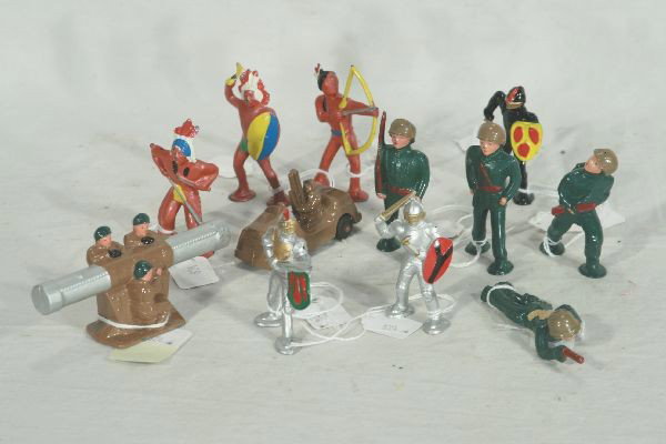 NETTE - 12 BARCLAY Pod Figures:: B246; B235; B241; Marching; 3-figure w/Sound Device; Mobile Gun; B254; B253; B251; 3 Knights, C8-9