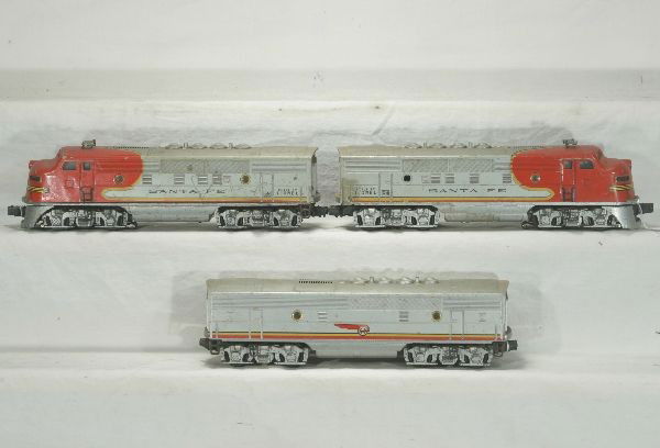 NETTE - LIONEL 2353 SF F3 ABA Diesels: A great candidate for restoration! o/w Well played with, some chips, possibly incomplete. View photo carefully.