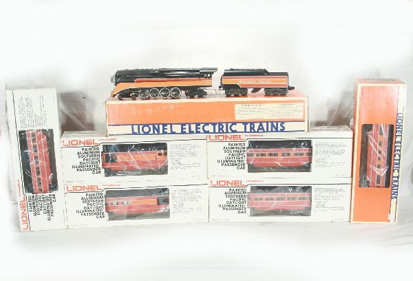 NETTE - 7 Pc. LIONEL SP Daylight Steam Set:: 8307 SP J Steam Loco, SOS; Passenger Cars 9589 through 9592; 7211 Vista-Dome, obs C8+