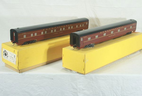 2 Sunset Brass O Scale PRR Passenger Cars Lot: 1938 Broadway LTD 13 DBL Bedroom; 1938 Broadway LTD Diner. Obs. Has light play wear.