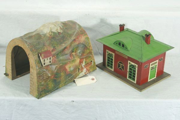 Lionel 126 and 119L accessories: 126 station-early crackle finish, base has rust spots; 119L lighted tunnel; both may clean up a bit, Has moderate to excessive play wear.