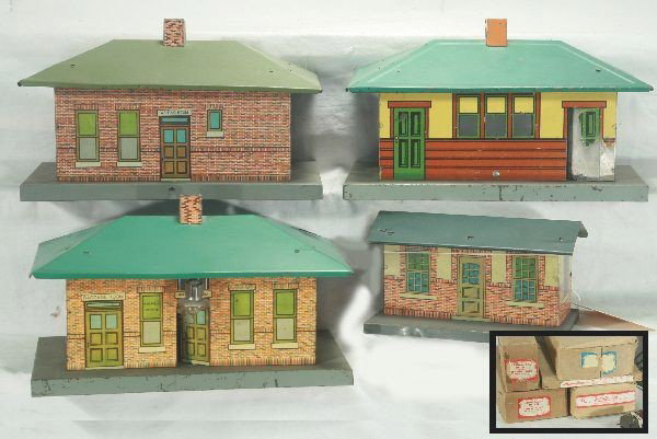 12pc American Flyer Pre-War Track and Accessory Lo: 90 Glen Ellyn station, 4-104 stations-1 has rough litho, Has moderate play wear; Scarce #604 block control crossover, standard crossover, #680 dozen curved tracks, #680 dozen straight tracks, partial 