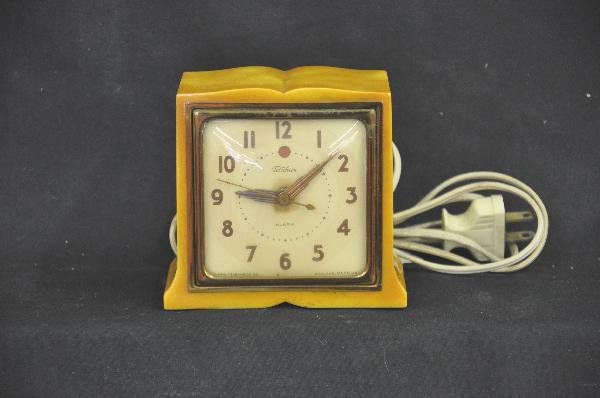 1941 Telechron Butterscotch Catalin Clock: Low production model, 4 1/2" Sq. Clocks, Radios and other electrical devices are being sold as untested, as-is. If you would like an item tested, assuming, if electrical, the cord is safe, we will att