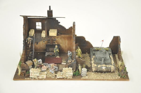 Super WW II US Military Diorama: 15 x 8" depicting artillery crew stationed in bombed farmhouse. Wonderful details with injured soldiers. Displays well at all angles.