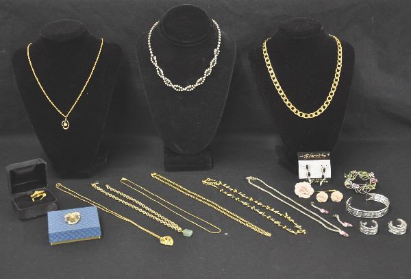 20 pc Costume Jewelry Lot: Includes necklaces, broaches, bracelets and earrings, several have original boxes. All nice and ready to wear.
