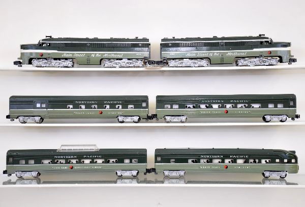 Nice American Flyer S-Gauge Northern Pacific Passe: 490 and 492 NP PA Alco AA diesels. Clean, decals 100%, strong striping and graphics. Scarce 900 series passenger cars include 900 combine, 901 coach, 902 Vista Dome, 903 observation. All are clean wit
