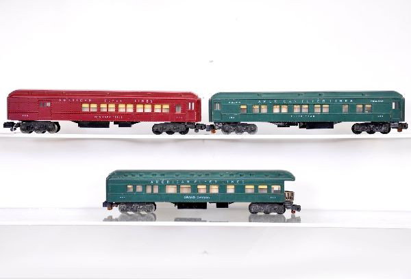 American Flyer S-Gauge Heavyweights: 953 Niagara Falls combine, red; 952 Pikes Peak Pullman in green; 954 Grand Canyon observation in green. Some rust on couplers. Otherwise, shows light to moderate playwear, should clean to C7