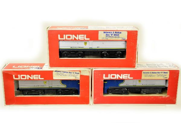 Lionel MPC D&H Alco ABA Diesels: 2 #8252 power A diesels, 8253 non-powered B unit. Original boxes and inserts. One diesel box is missing cellophane window. Unrun, otherwise like new. C8-9