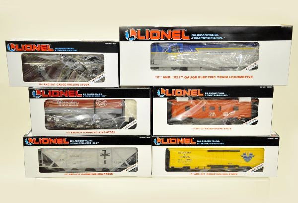 Boxed Lionel Coastal Freight Special: 6-11719 includes D&H RS-3 diesel; tanker; trailer flat; boxcar; hopper; bay widow caboose. Original boxes & set box with inserts. Factory new, C9-10