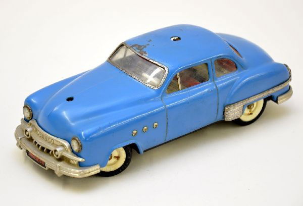 Unusual Schuco Buick Ingenico 5380: Battery Operated with telesteering, 8 1/2" long, includes vehicle only. There are a few small rust spots on roof, otherwise shows light to moderate playwear, C7-