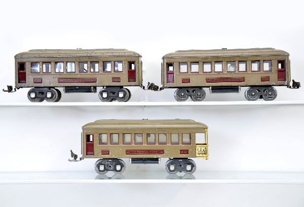 Pre-War Lionel Passenger Cars: 2 #610 Pullmans, one has early trucks; 612 observation, maroon trim, lettering is readable, shows moderate to heavy playwear, C5-6 The auction containing on the secondary lots will begin around 4:30 E