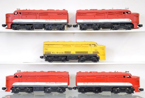 Lionel Alco Diesel Lot: 2222 Rio Grand A Unit painted on gray mold; 210 Texas special AA diesels, both on power frames, one has cracked cowl; 211 Texas Special AA diesels, one has cracked cowl. All otherwise show moderate pl