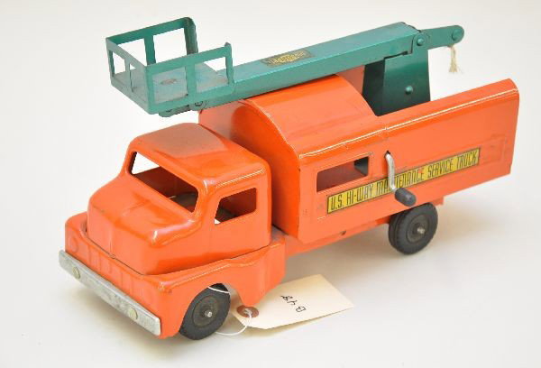 Structo Highway Maintenance Truck: Nice example, painted and decaled pressed steel, 12" long, shows light playwear, crank needs string. Otherwise, C8