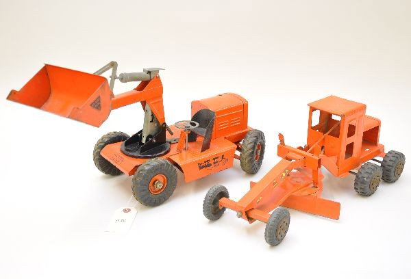 Marx & Ny-lint Construction Trucks: Marx grader, clean and shiny, 17" long, decals 10%; Ny-lint Pettibone speed swing, decals overall 70%, missing stack. Both show light to moderate playwear, C6-7