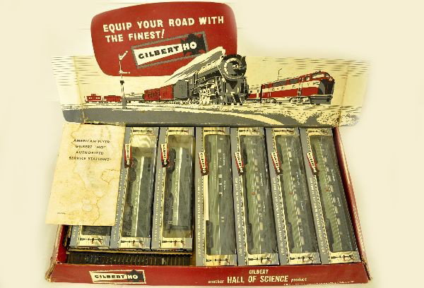 Boxed American Flyer HO NP SET: Set 30335 includes 423 & 424 NP F3 AA diesels; 540 combine; 541 coach; 542 Vista-Dome; 543 observation, track, original boxes (missing 1 loco spacer), instruction booklet, set box shows wear. Trains s