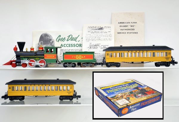 Boxed American Flyer Set 20550: 23088 Franklin loco & tender; 2 #24720 Pullmans, track, transformer, all peripheral paper, set box with insert. Trains are like new, C8+