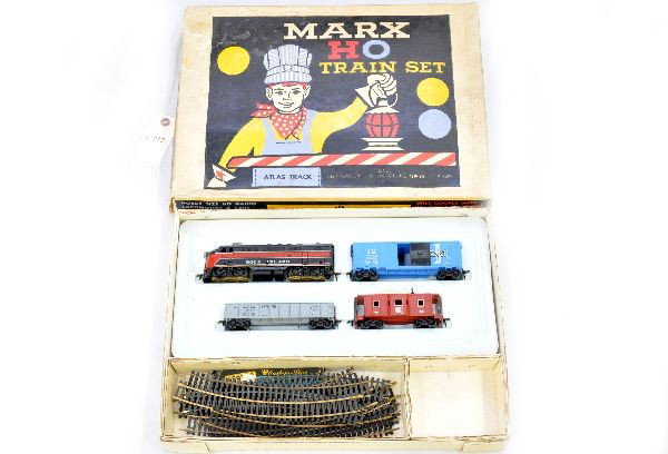 Boxed Marx HO Set 64667: RI F3 diesel; B&M boxcar; SP gondola; RI bay window caboose, track, set box with inserts, shows light playwear, C8