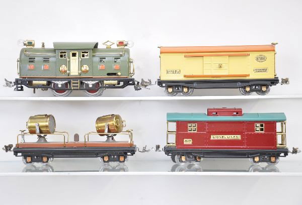 Restored Lionel Freight Set: Pre-War. Professional, high quality restoration. 254E Shasta electric, pendulum reverse, 820 searchlight, 814 boxcar, 817 caboose. All nicely matched.