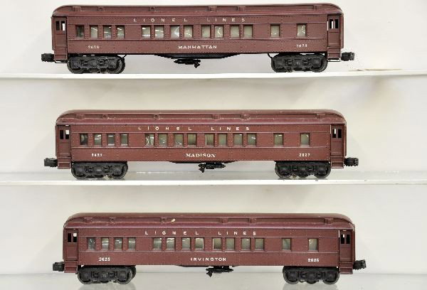 Lionel 1949 Madison Heavyweights: Includes 2625 Irvington Pullman, 2627 Madison Pullman, 2628 Manhattan Pullman. Manhattan car has two steps that are slightly bent on one side but are intact. All have matching color and patina with sp