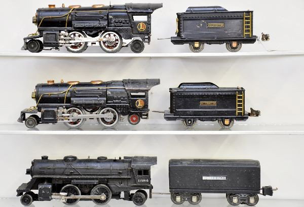 Lionel Pre-war Loco & Tender: 259 loco, missing roller pick-ups w/ worn ob; 259T tender, missing journal box; 1684 steam loco w/ broken pilot and running light; 2689T tender; 259E loco w/ 259E tender. Otherwise, shows moderate to 