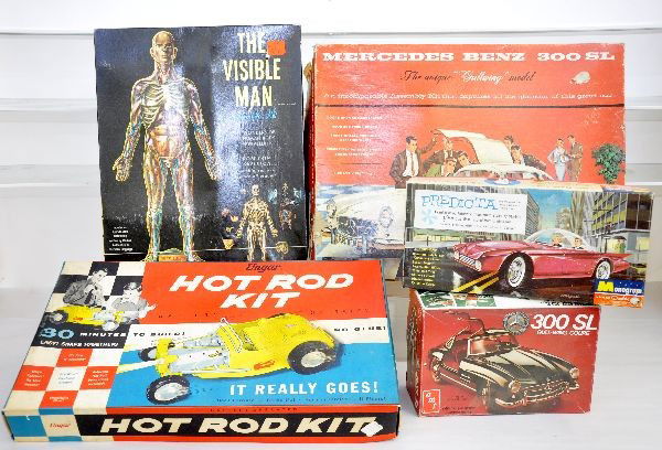 5 Early Model Kits: Renwal Invisible man; Renwal 1/12 Mercedes 300 SL; AMT 1/25 Mercedes Gulwing coupe; 1964 Monogram Predicta future car; Battery Op. Hot Rod kit, all appear unassembled and complete, but not guaranteed,