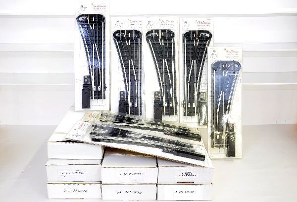 Ross & Gargraves Switches: Gargraves includes- 3 #144RC 072 LH remotes & 2 #143RC RH Remotes; 2 #144 Manual 072 LH; 143 072 Manual RH; Ross includes- 5 Pr 072 switches w/5 switch machines attached; 3 RH 054s; 2 LH 064s & a 3-wa