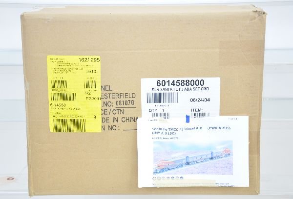 Lionel 14588 SF TMCC ABA Diesels: This factory sealed set Lionel 14588 Santa Fe A-B-A F3 diesels. 15489 F3 A powered unit TMCC equipped, Odyssey System RailSounds w/CrewTalk and TowerCom, 14590 F3 non-powered A unit TMCC equipped and 