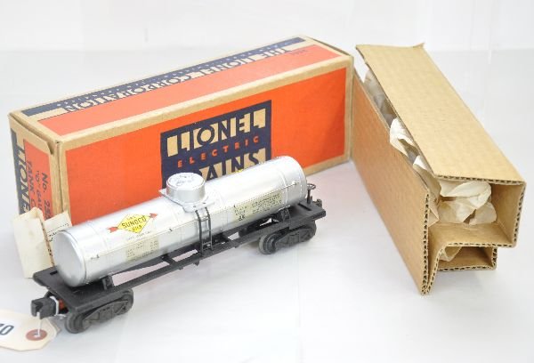 Super Boxed Lionel 2555 Tank Car: 1947 version without the number on decals, clean with 100% decals, nice ob with insert, C7+