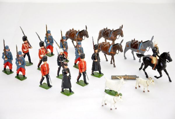 Assorted Britains Soldiers: 20 figures from several sets, including Welsh Grenadiers, French Infantry, mountain gun set and others. All marching have bayonets and show light wear, C8+