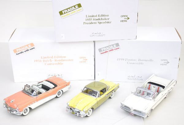 3 Danbury Mint 1:24 Vehicles: Includes a 1959 Pontiac Bonneville; 1955 Studebaker President; 1956 Buick Roadmaster, all have fantastic details and are like new with original boxes, C9