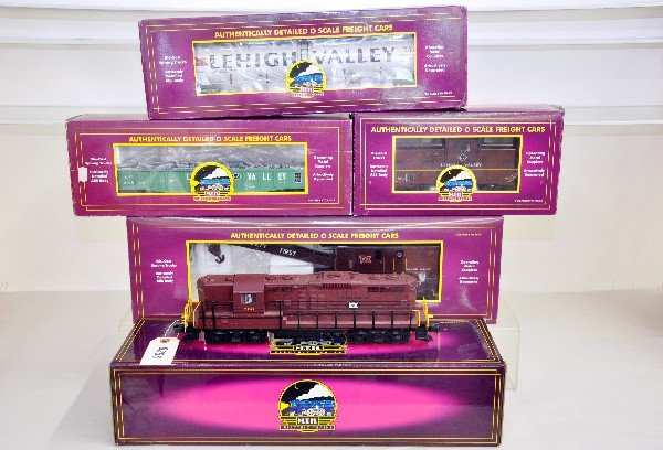 5Pc MTH LV Diesel Freight Set: 20-2209-1 GP-9 diesel with dual motors and ProtoSounds 1; 98221 crane; 96076 tank car; 98008 gondola with junk; 91020 extended vision caboose, all test run, with original boxes, C9