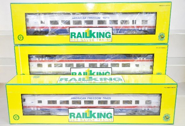 3 RailKing American Freedom Cars: G Gauge. R1 curves. 70-65002A, B & C coaches. They are new in boxes, C10