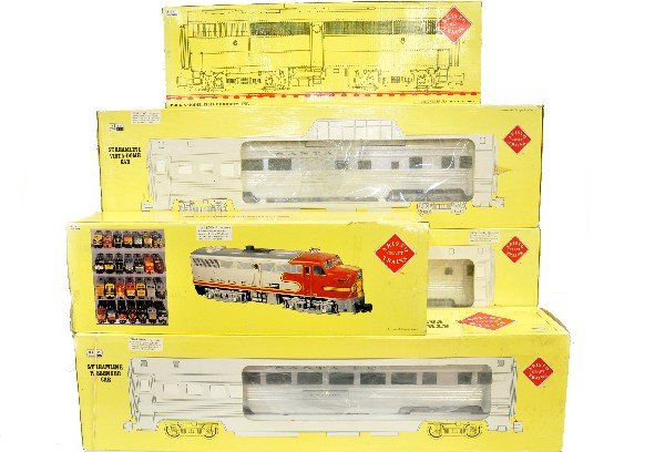 5 Pc Aristo Craft SF Passenger Set: G Gauge. 22310 SF FA & B Alco diesels, both powered; 32oach; 32605 vista-dome; 32405 observation. All are like new in boxes, C9-10