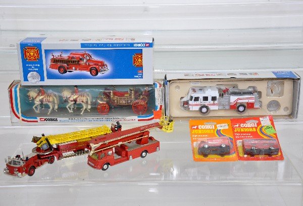 7 Corgi Vehicles: 1960s Corgi Major Simon Snorkel & Fire Ladder truck, dusty, but showing light playwear. 41 State Landau, ob; 54706 Side Mound fire truck; US50501 Seagrave Fire Truck, otherwise new in boxes, C9-10