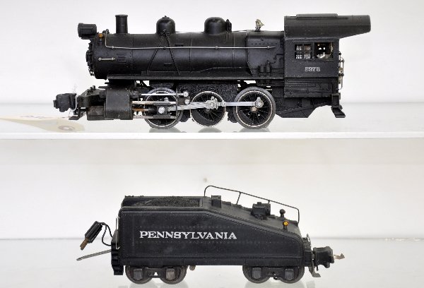 Lionel 227 B6 Semi Scale Switcher: Clean with nice cab lettering; 2227b slope back tender with bell & back-up light, lettering is better than most. Both show light to moderate playwear, C6-7