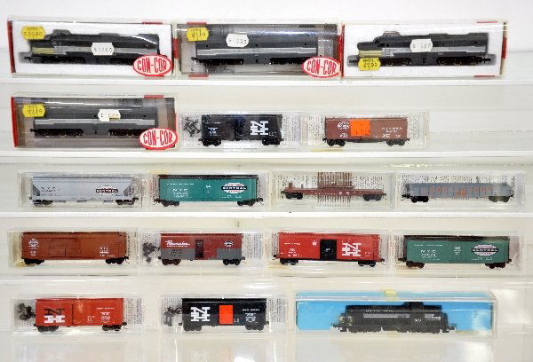 17Pc N Gauge NYC Diesel Freight Group: Con-Cor PA Alco ABBA diesels; Atlas RCS-2 diesel & 12 Micro Trains NYC & NH freight cars. All appear like new to near mint with boxes, C8-9
