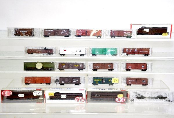 21Pc N Gauge PRR Diesel Freight Train: Con-Cor PA Alco ABBA diesels with 17 Micro Trains freight cars including Lackawanna, Reading, LV, Susquehanna, PRR and others. All appear near mint with boxes, C9
