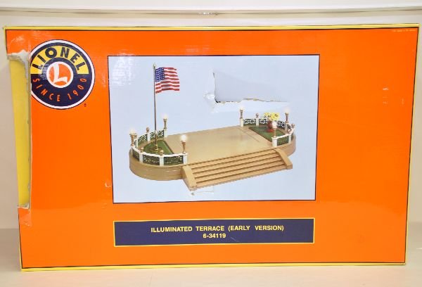 Lionel 34119 Terrace: ST. GA. Early colors to match station in previous lot. It is like new in box, C9+