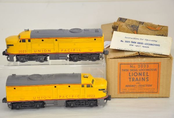 Super Boxed Lionel 2023 Anniversary Diesels: 1950 production only. Clean & bright with 100% decals, 99% stripes and light runtime. They match in color and tint and include a nice master carton with wrapping, instructions & 2 inserts. They show v